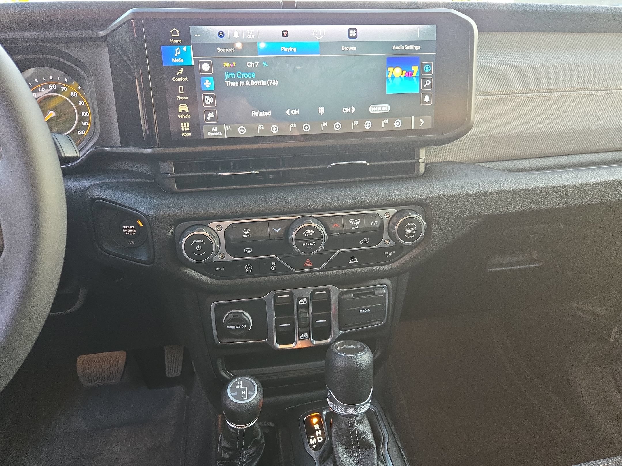 Used 2025 Jeep Gladiator Sport AWD/4WD image 14