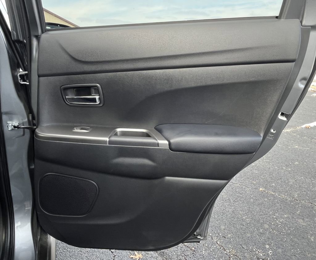 Used 2025 Mitsubishi Outlander Sport AWD image 19