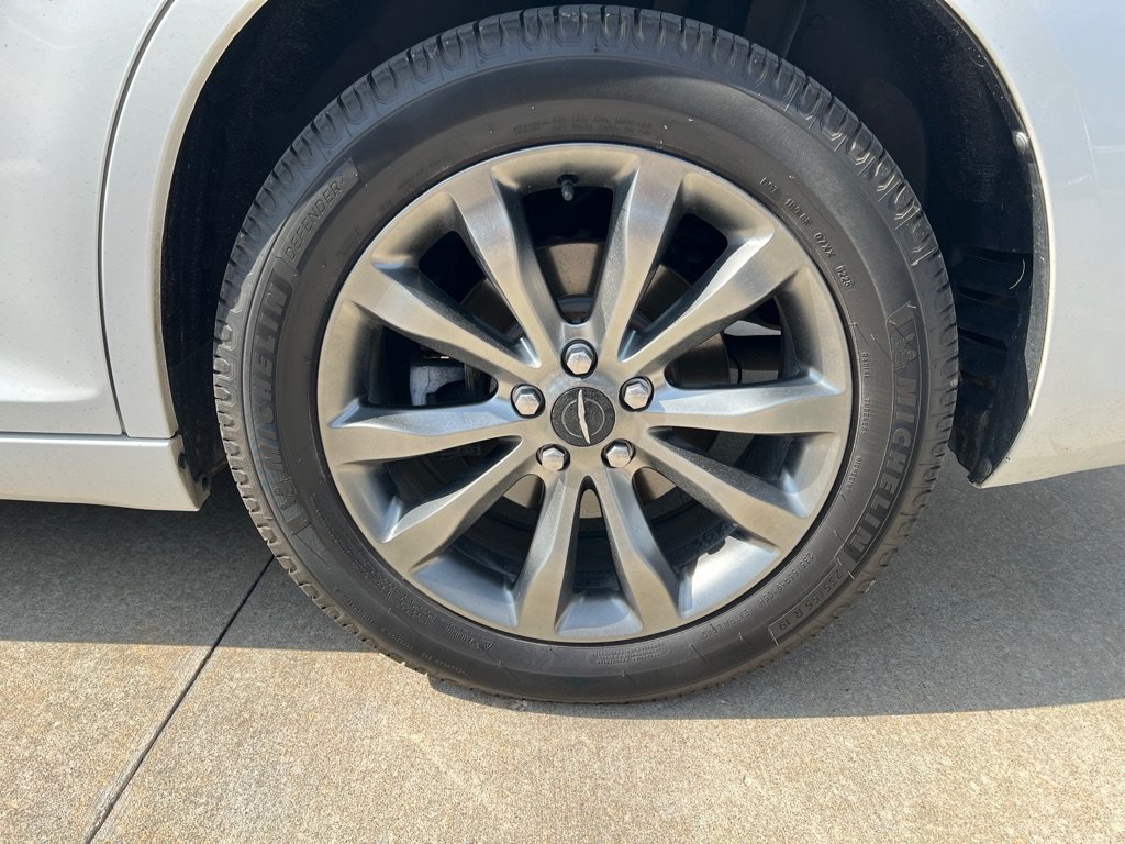 Used 2014 Chrysler 300 S AWD/4WD image 18