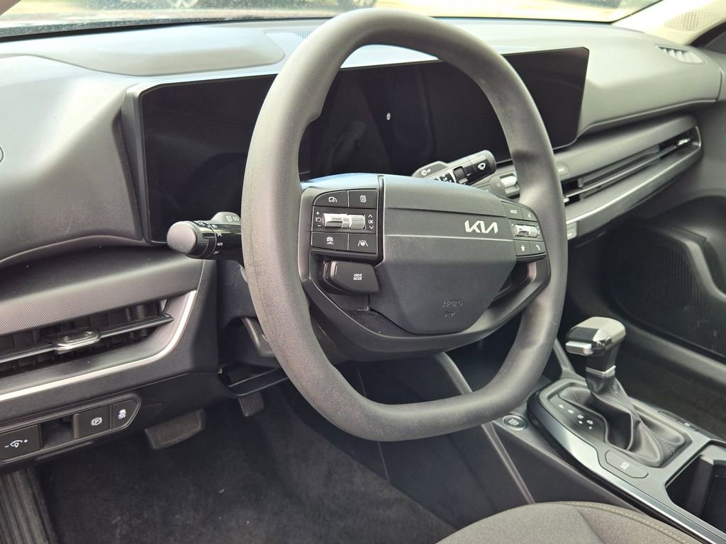 Used 2025 Kia K4 LXS FWD image 8