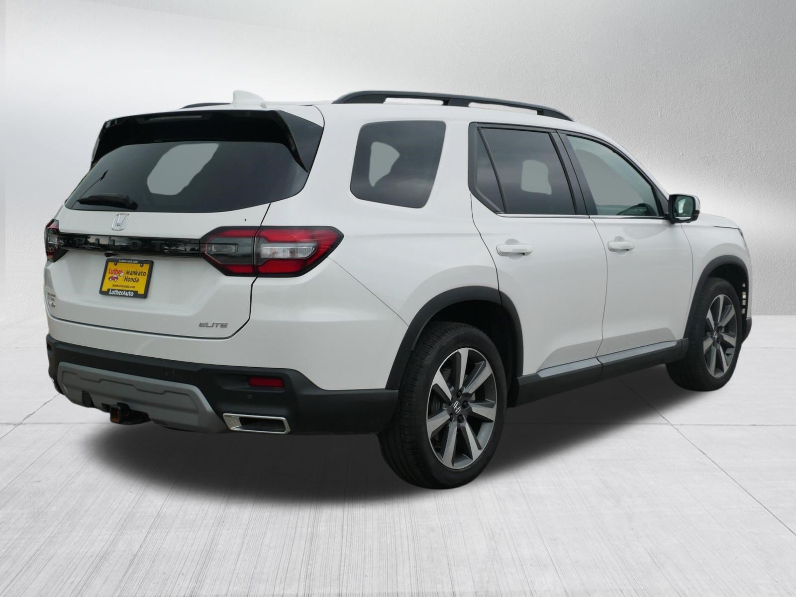 Certified 2024 Honda Pilot Elite image 7
