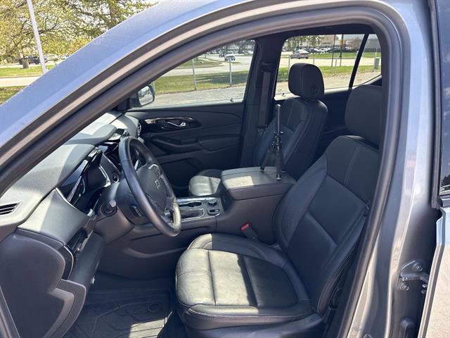 Used 2023 Chevrolet Traverse RS w/ LPO, Floor Liner Package AWD/4WD image 13