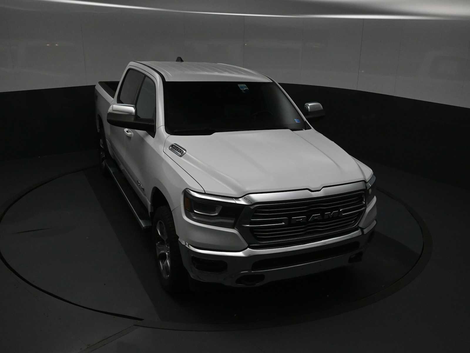 Used 2024 RAM 1500 Laramie AWD/4WD image 11