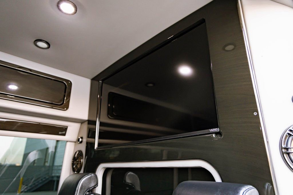 Used 2015 Mercedes-Benz Sprinter 2500 image 25