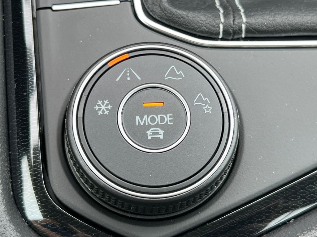 New 2026 Volkswagen Taos SE AWD/4WD image 26