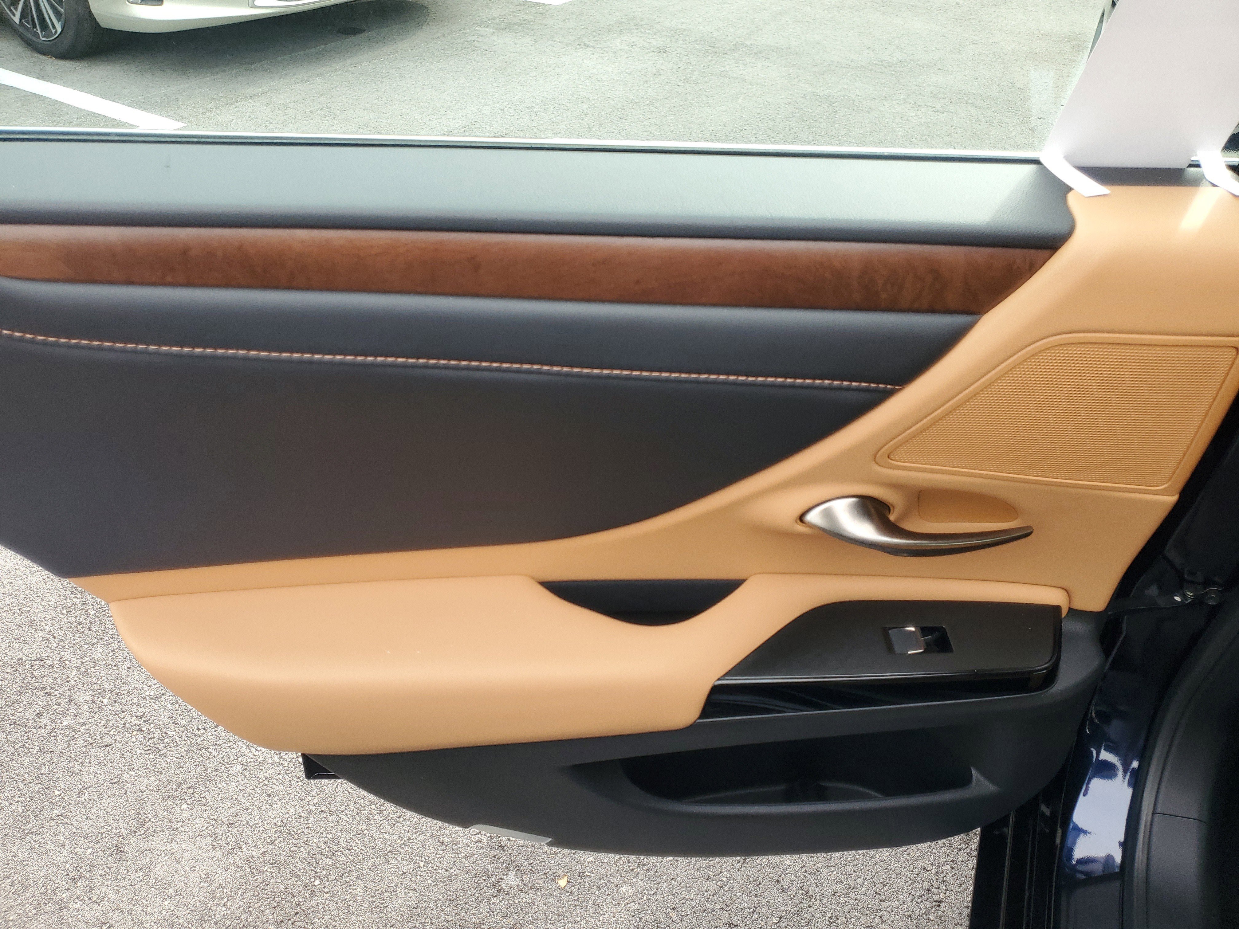 Used 2024 Lexus ES 350 w/ Premium Package image 14