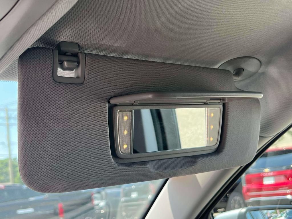 Used 2023 Chevrolet Equinox Premier AWD/4WD image 30