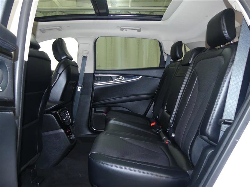 Used 2022 Lincoln Nautilus Reserve w/ Luxury Package image 24