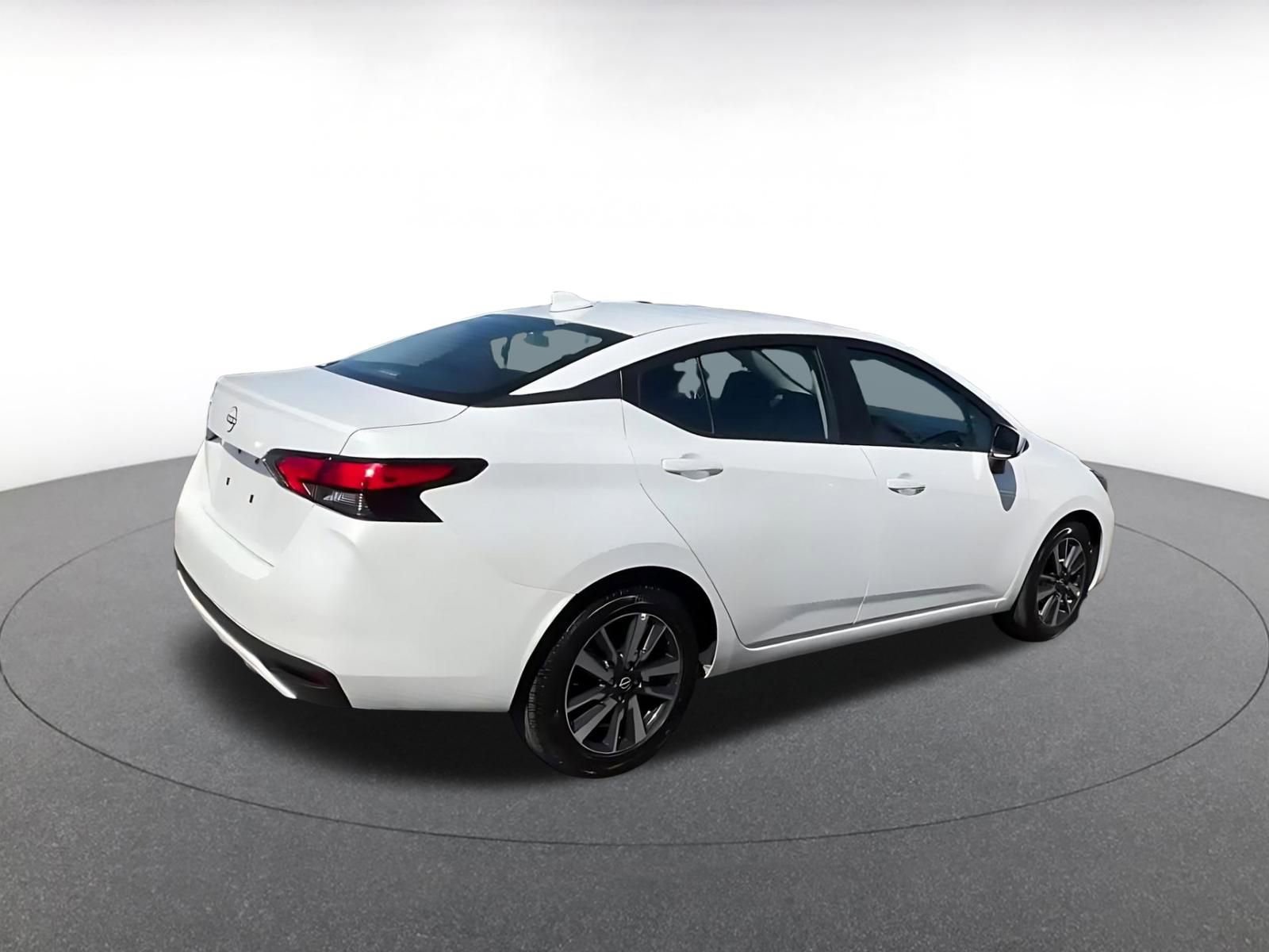 Used 2025 Nissan Versa SV FWD image 14