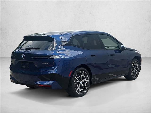 Used 2025 BMW iX xDrive50 AWD/4WD image 5