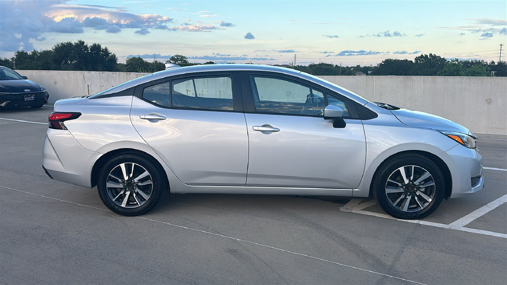 Used 2025 Nissan Versa SV FWD image 13