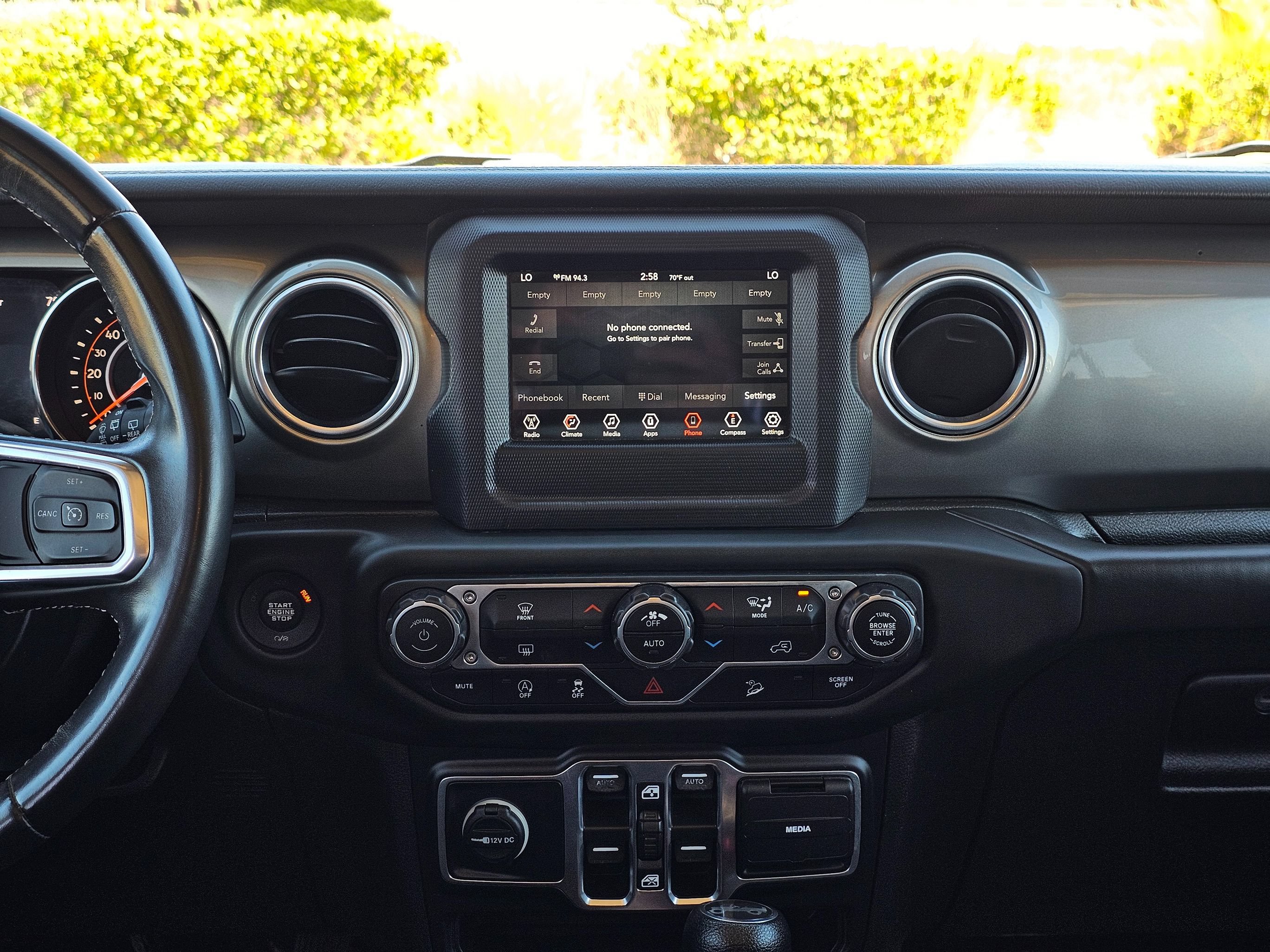 Used 2019 Jeep Wrangler Unlimited Sahara AWD/4WD image 23