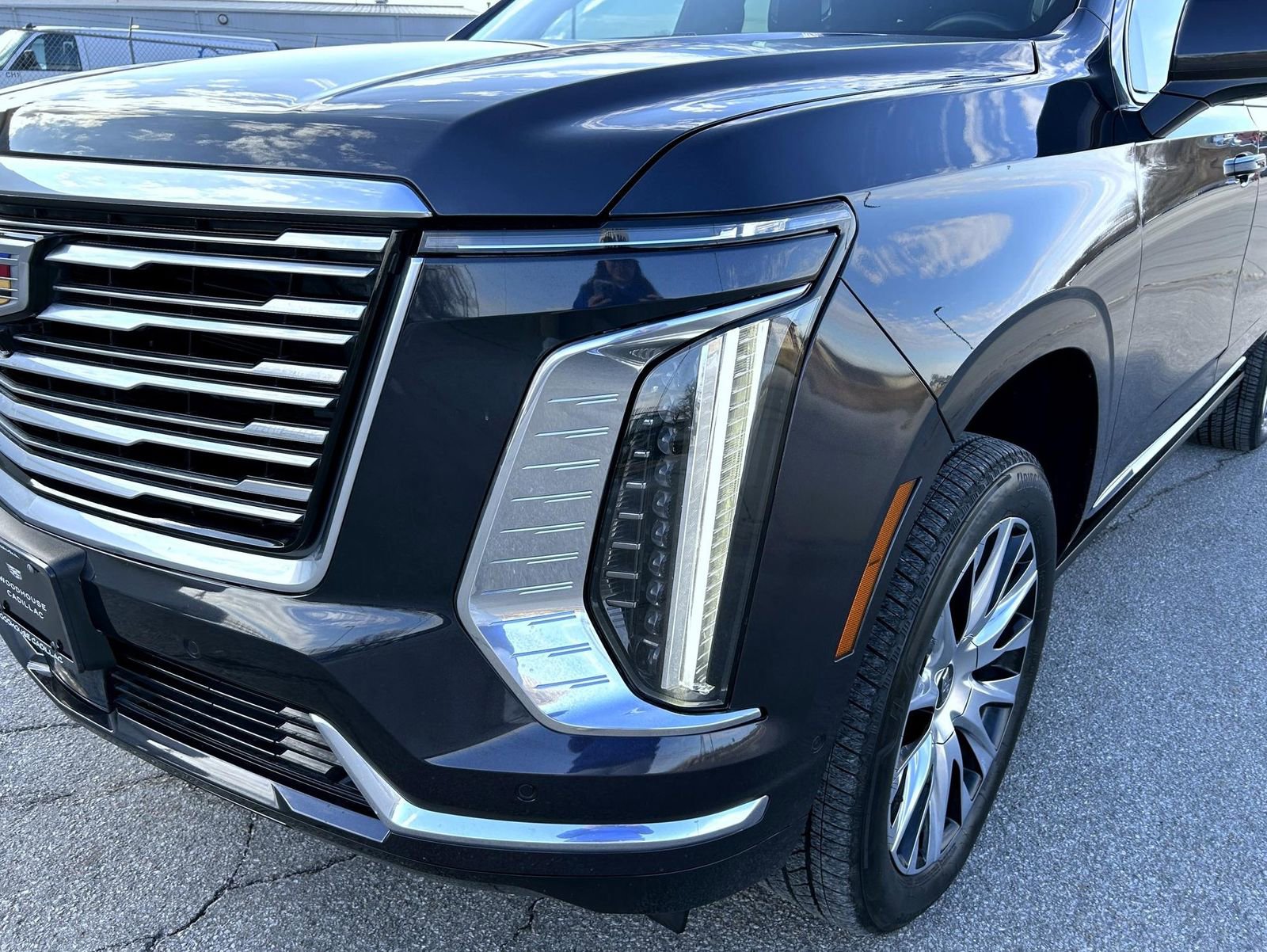 Certified 2025 Cadillac Escalade ESV Premium Luxury Platinum AWD/4WD image 10