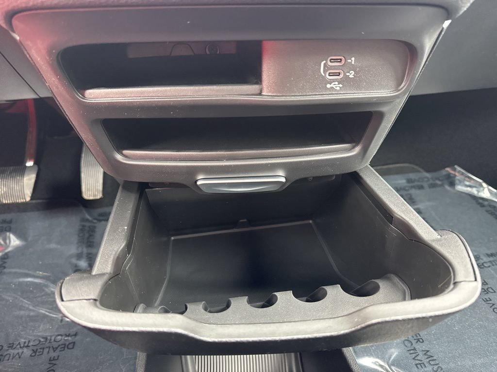New 2026 Chrysler Pacifica Select AWD/4WD image 17