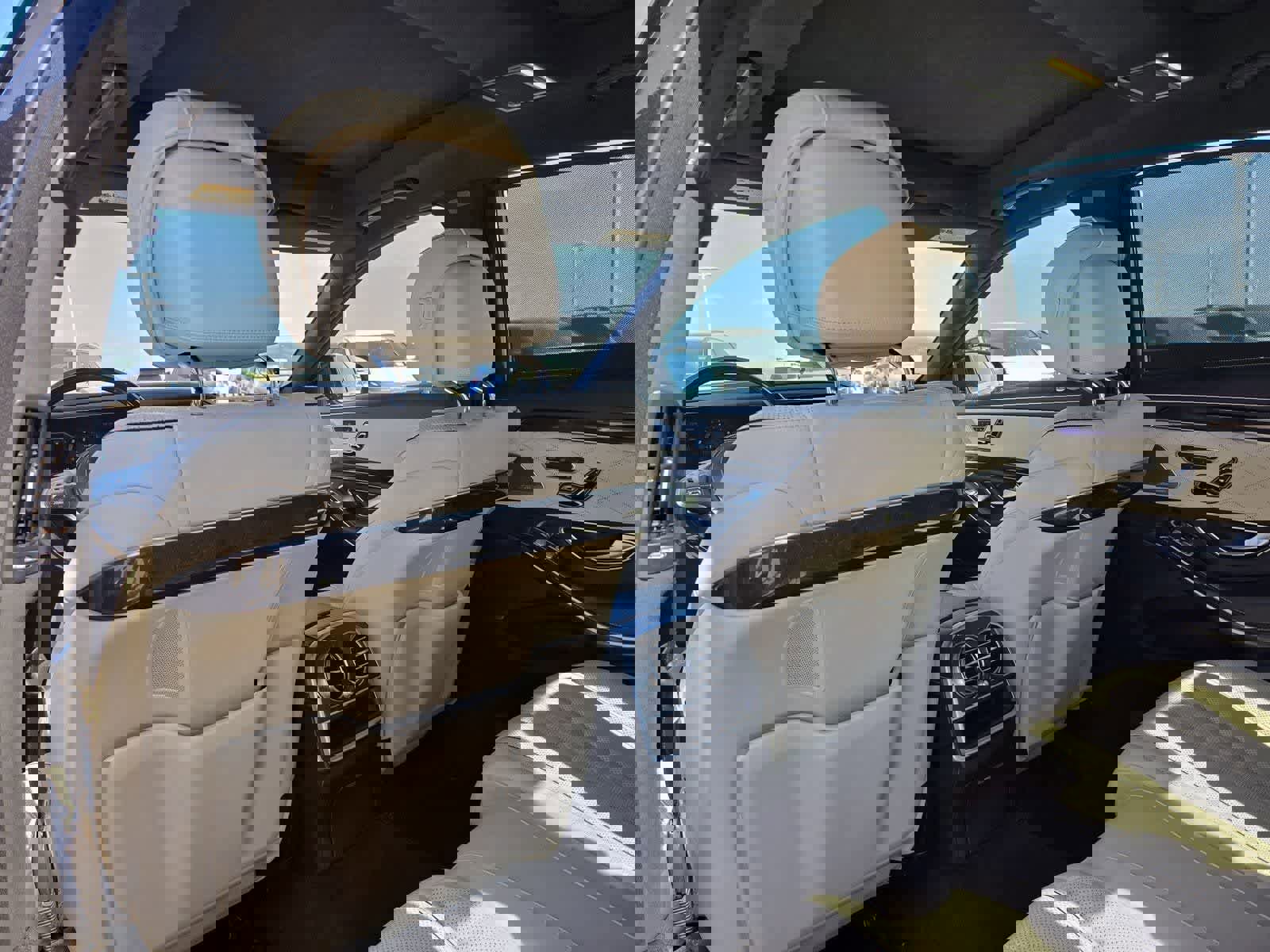 Used 2018 Mercedes-Benz S 560 Sedan image 16