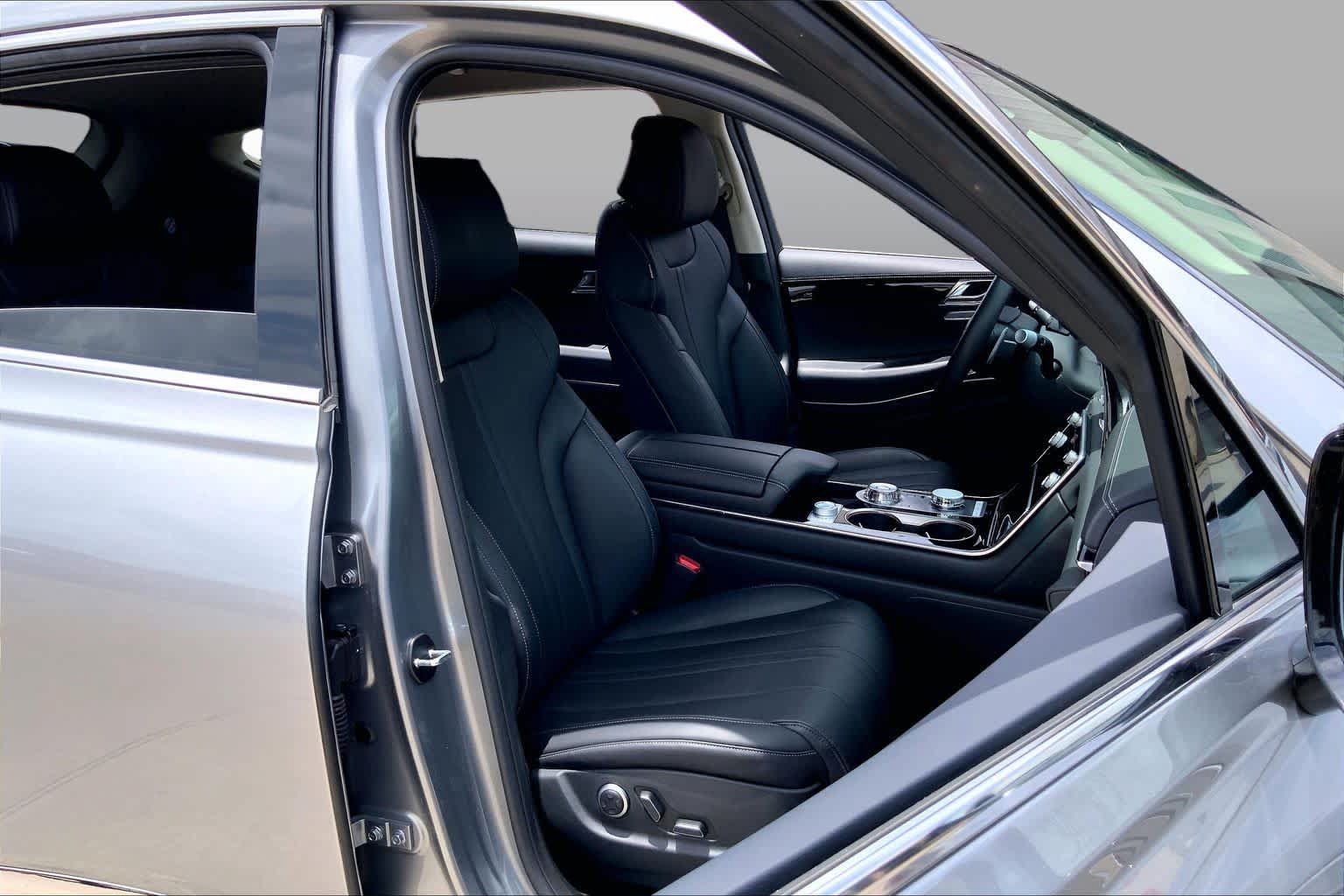 Used 2026 Genesis GV80 2.5T AWD/4WD image 9