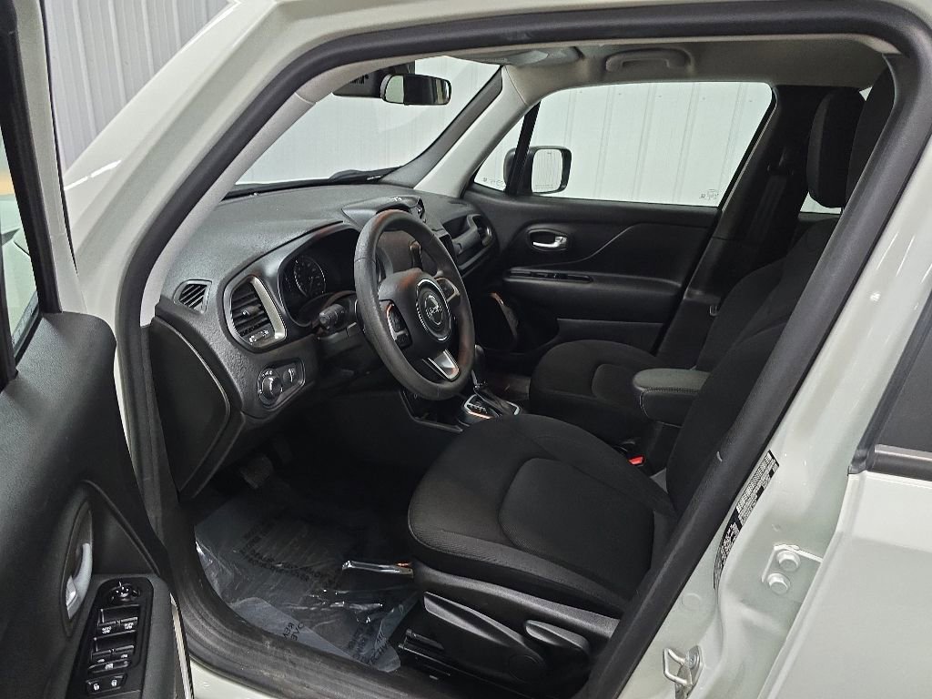 Used 2023 Jeep Renegade Latitude AWD/4WD image 28