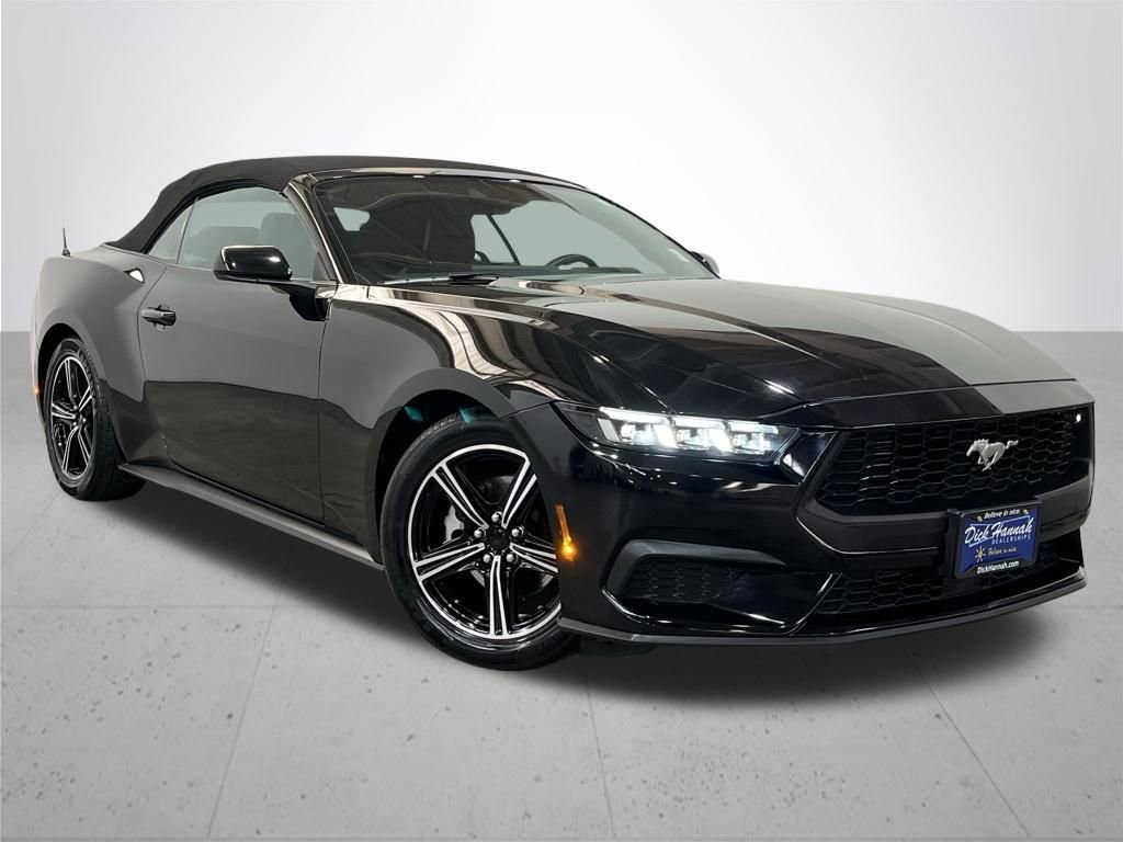 Used 2024 Ford Mustang Convertible RWD image 7
