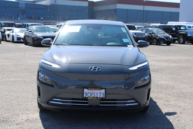 Used 2022 Hyundai Kona Limited w/ Cargo Package FWD image 2