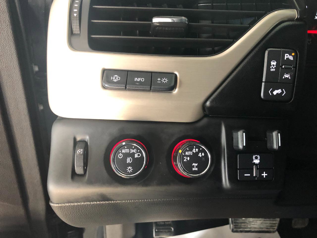 Used 2016 GMC Yukon XL Denali w/ Open Road Package AWD/4WD image 14