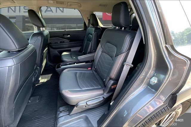 Used 2023 Nissan Pathfinder Platinum FWD image 21
