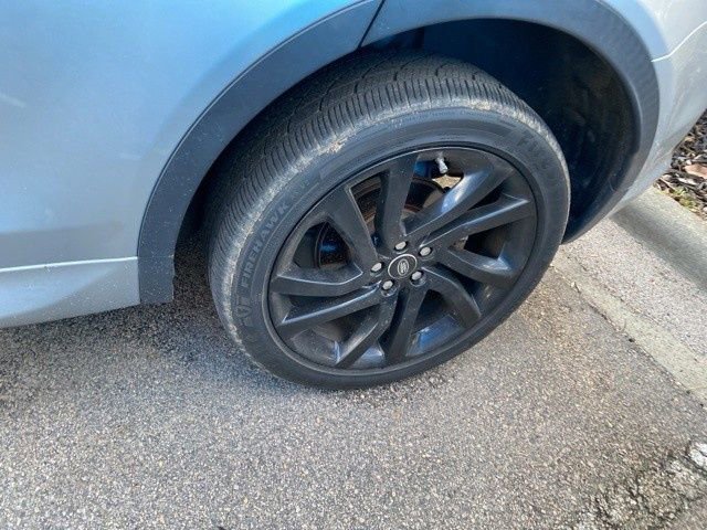 Used 2017 Land Rover Discovery Sport HSE image 16