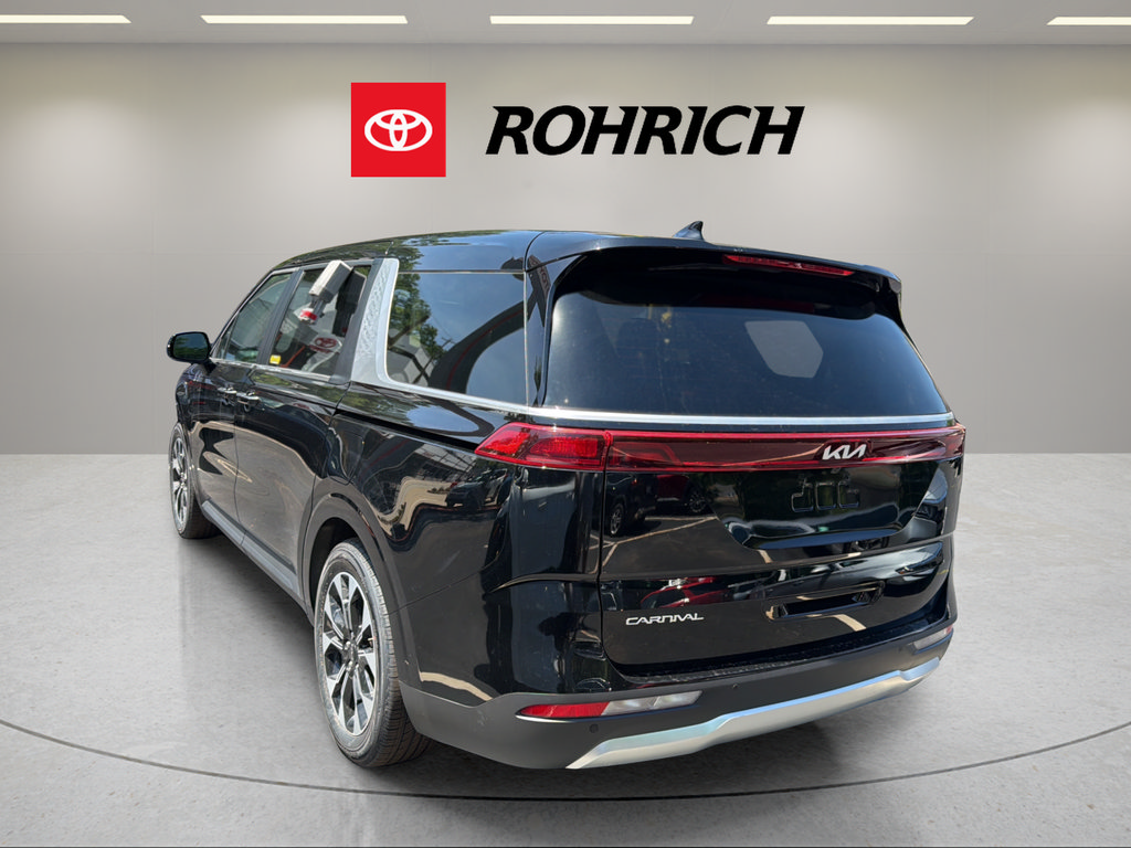 Used 2023 Kia Carnival EX FWD image 8