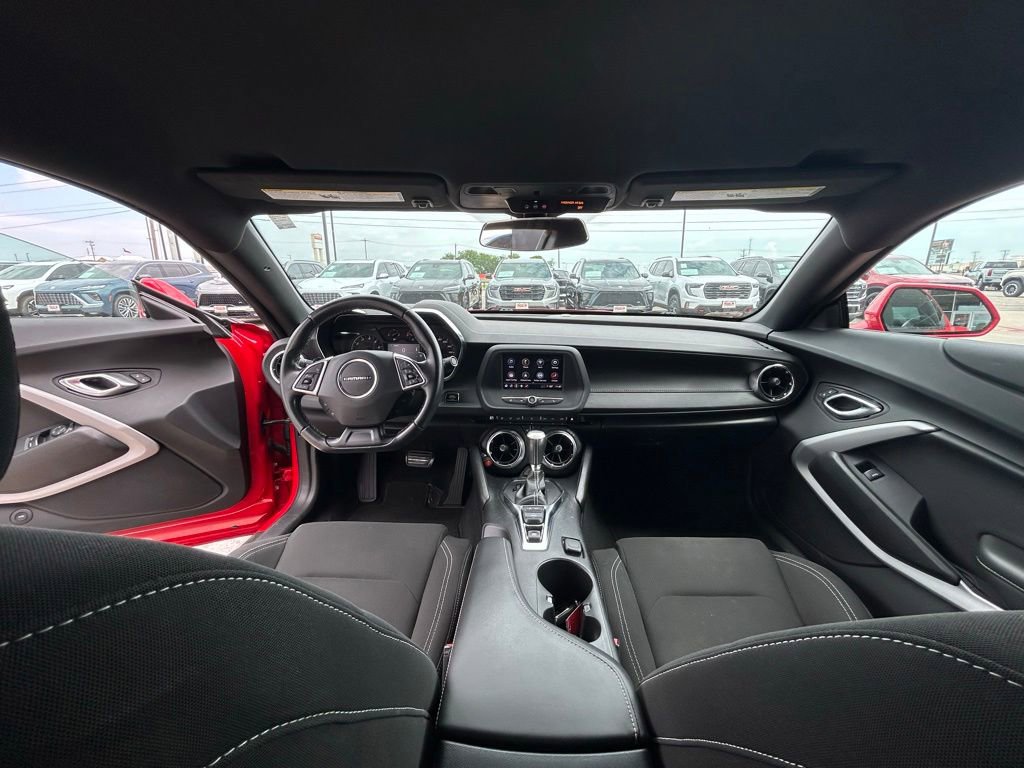 Used 2021 Chevrolet Camaro LT RWD image 9