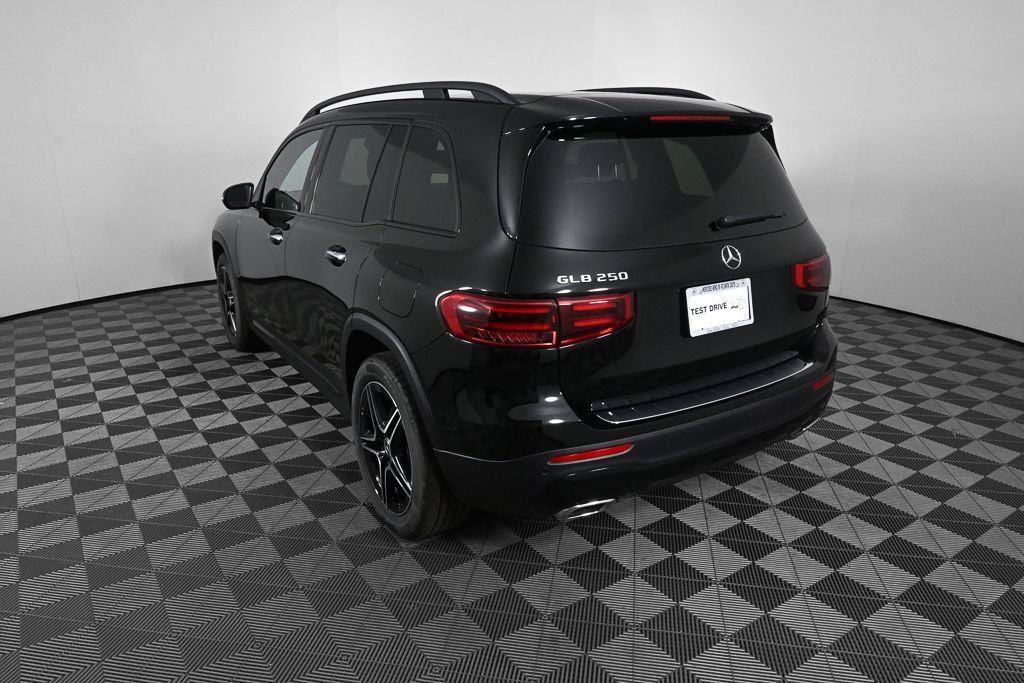 New 2026 Mercedes-Benz GLB 250 image 4