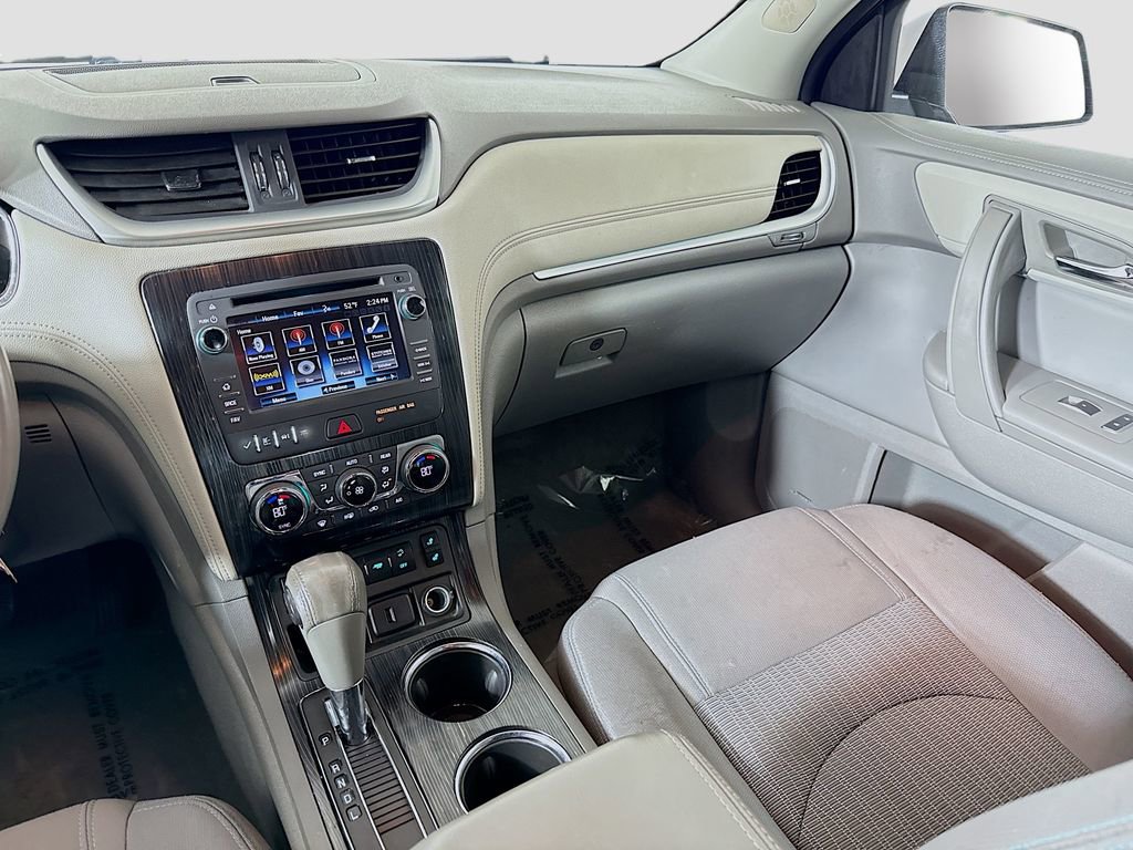 Used 2017 Chevrolet Traverse LT image 22