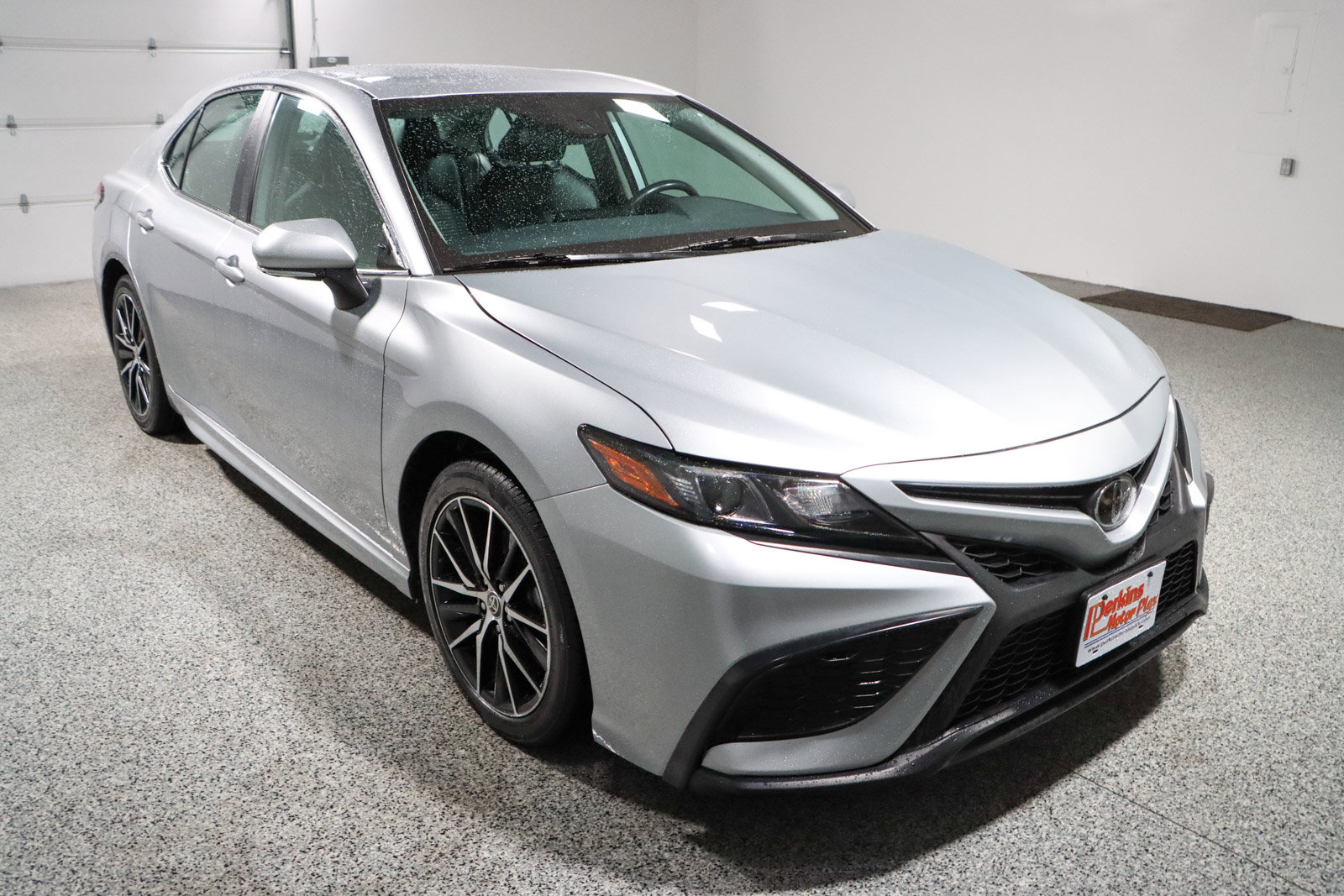 Used 2024 Toyota Camry SE FWD image 5
