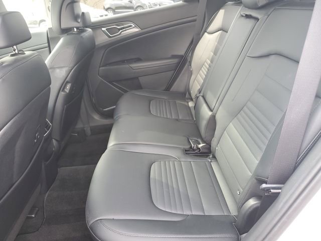 Used 2023 Kia Sportage SX image 16