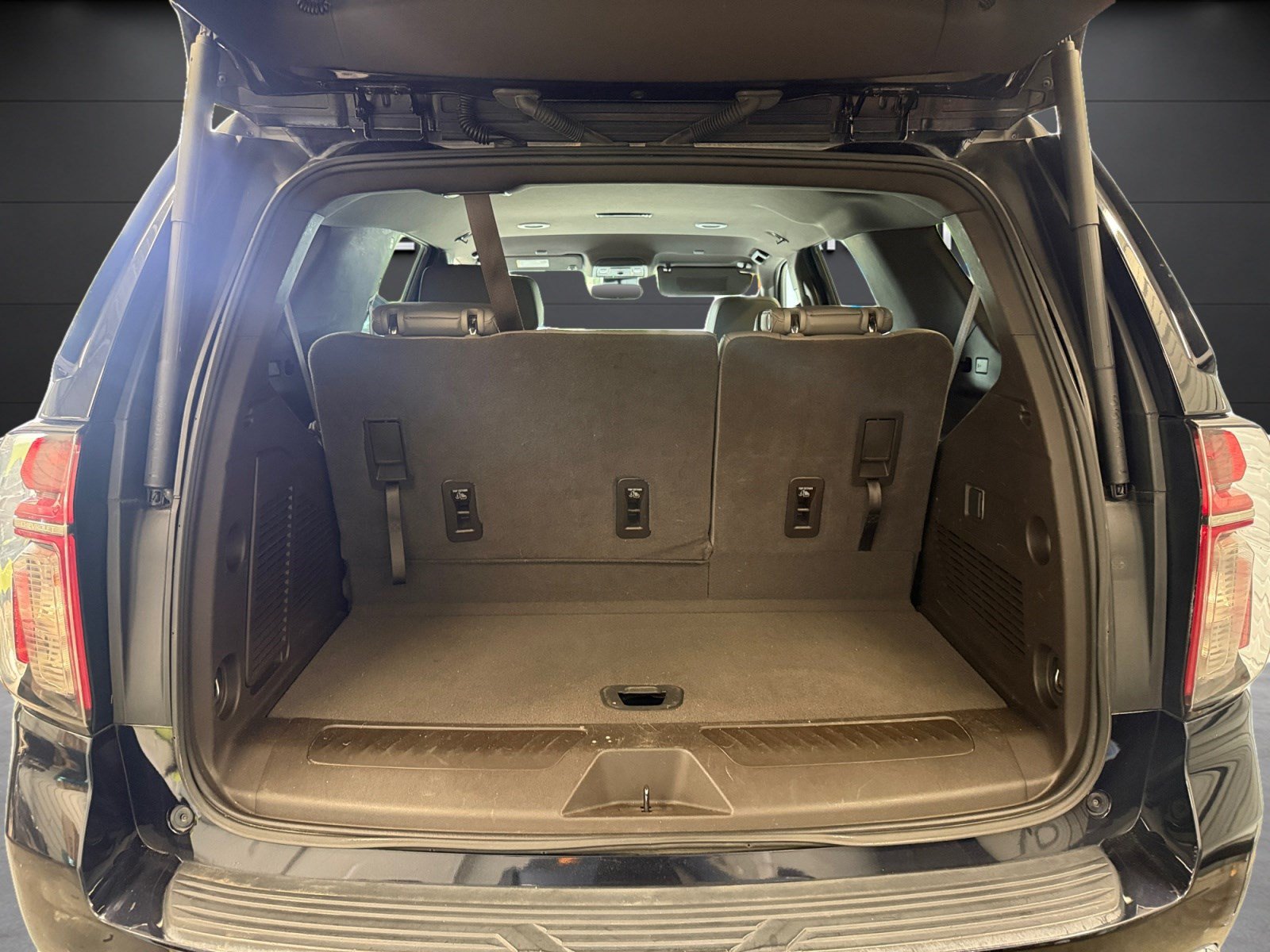 Used 2023 Chevrolet Tahoe LT AWD/4WD image 17