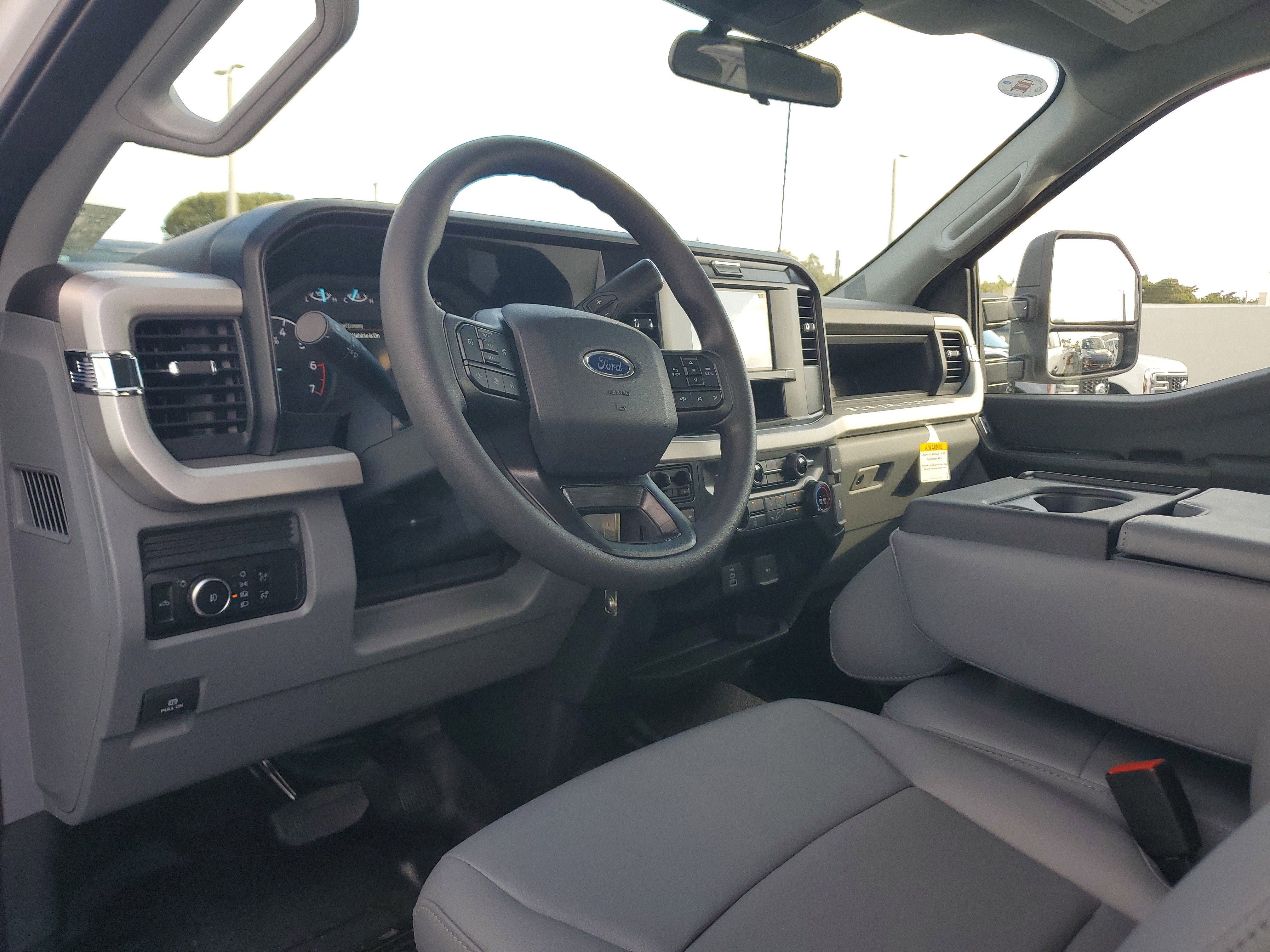 New 2026 Ford F250 XL w/ XL Chrome Package image 9