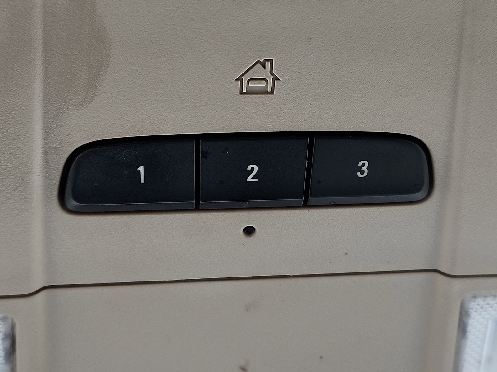 Used 2019 Buick Enclave Essence AWD/4WD image 17