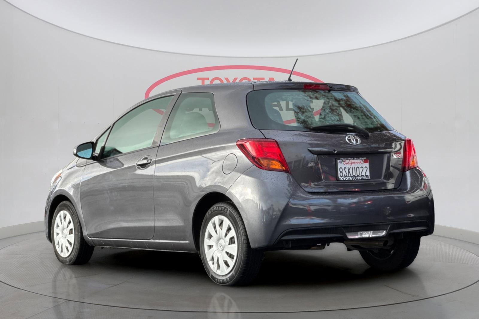 Used 2016 Toyota Yaris L image 7