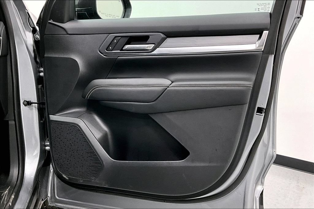Used 2025 GMC Terrain Elevation FWD image 22
