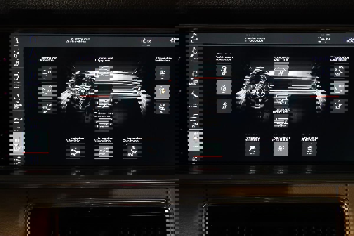 Used 2018 Porsche Panamera 4 image 58