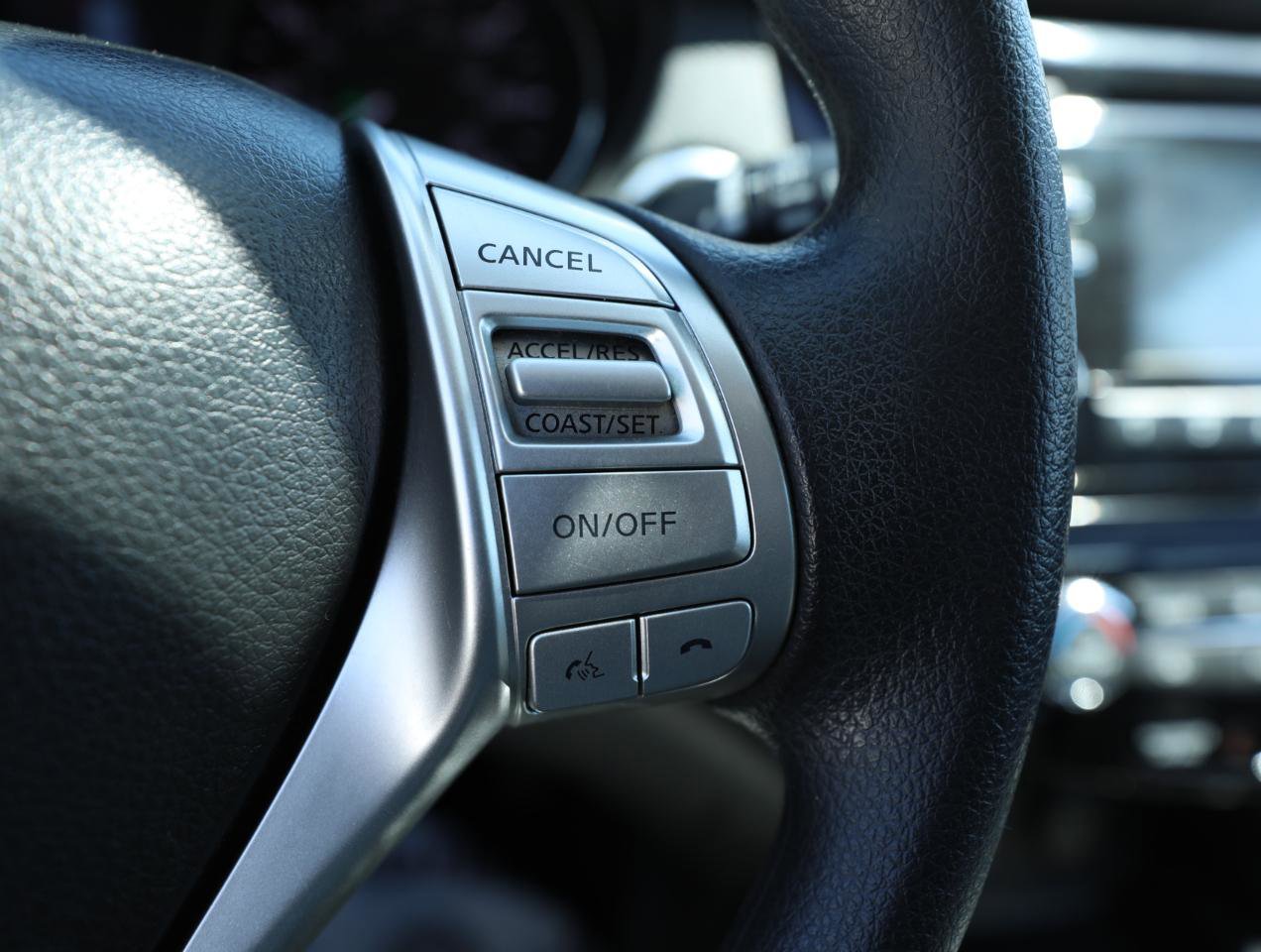 Used 2015 Nissan Rogue SV image 20