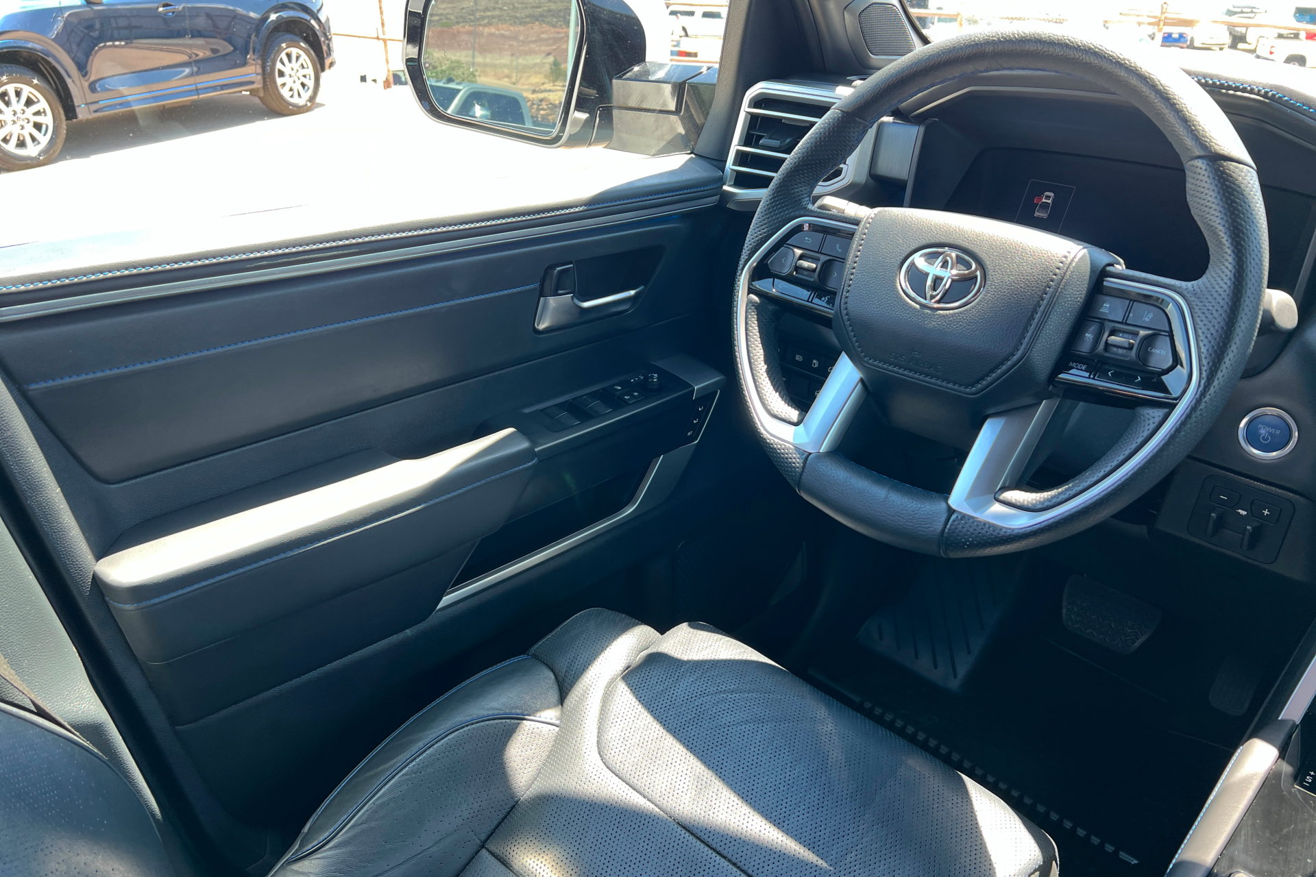 Used 2022 Toyota Tundra Platinum w/ Advanced Package AWD/4WD image 12