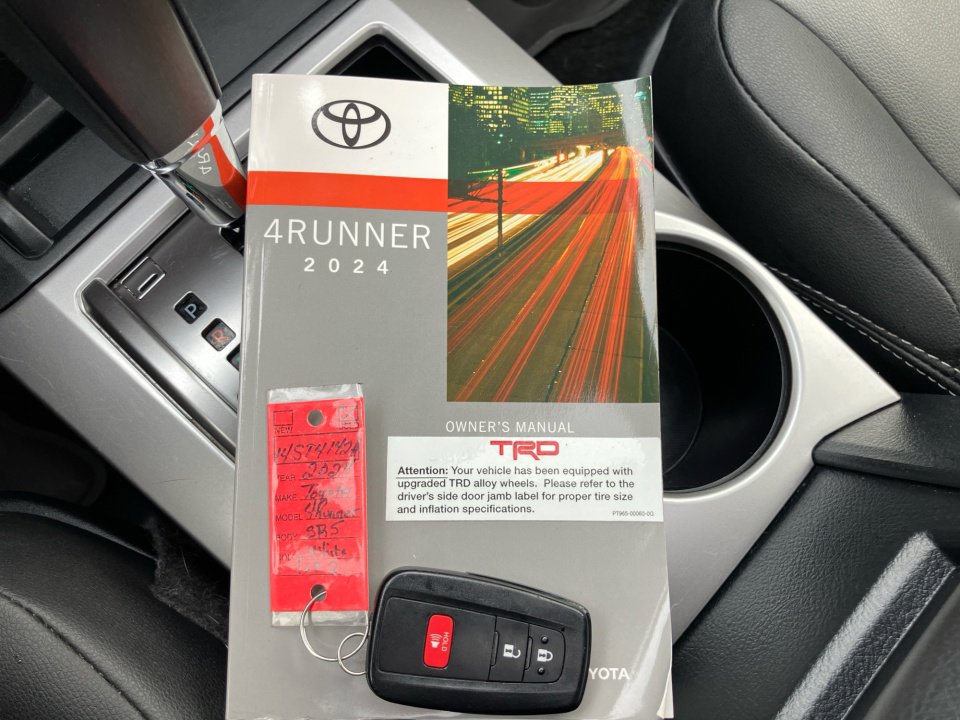 Used 2024 Toyota 4Runner SR5 Premium image 38