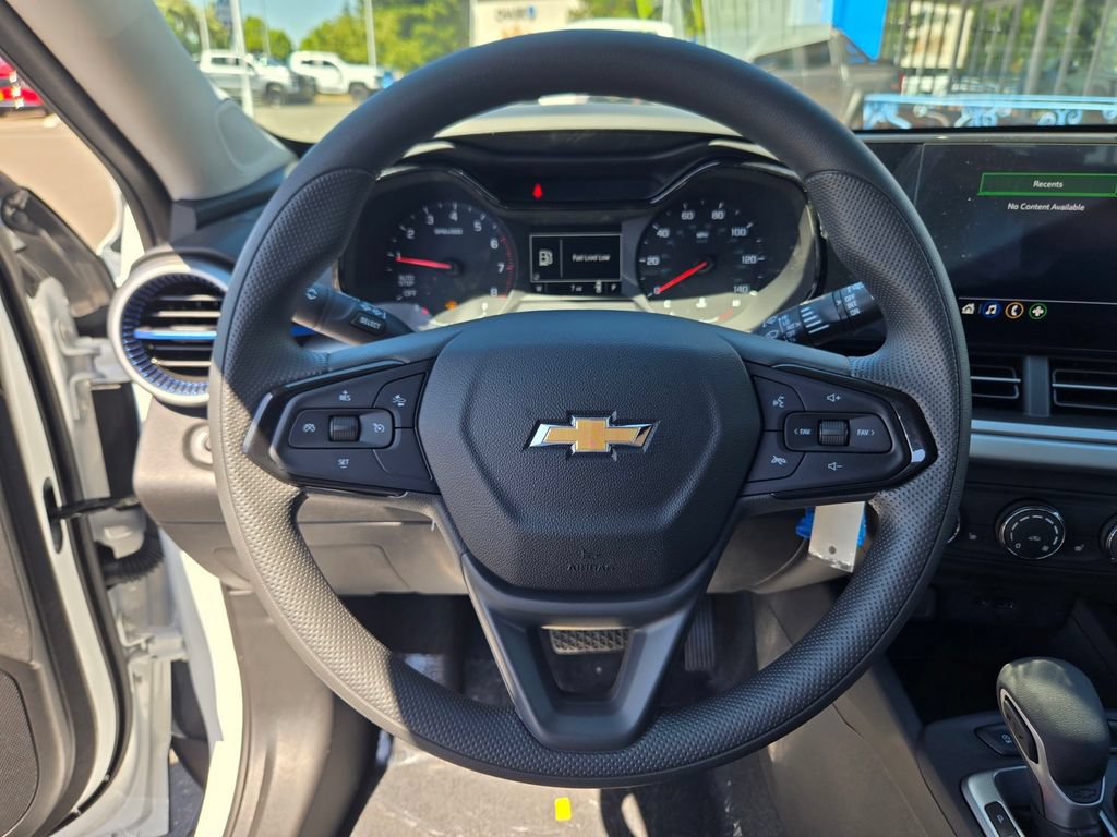 New 2026 Chevrolet Trax LS w/ LS Convenience Package FWD image 15