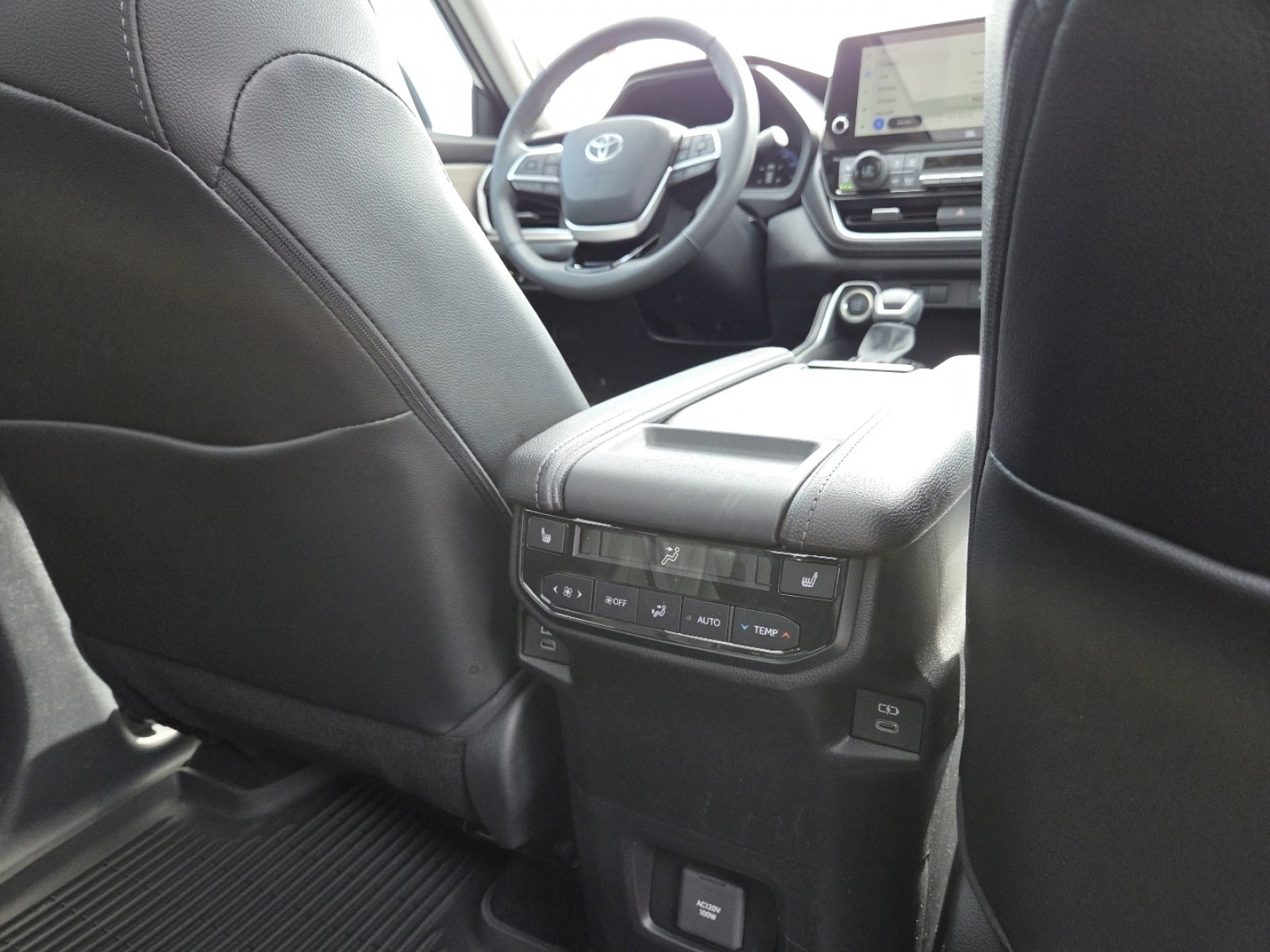 Used 2025 Toyota Grand Highlander FWD image 28