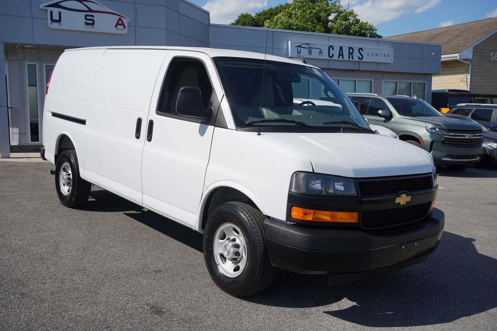 Used 2025 Chevrolet Express 2500 w/ Communications Package RWD image 3