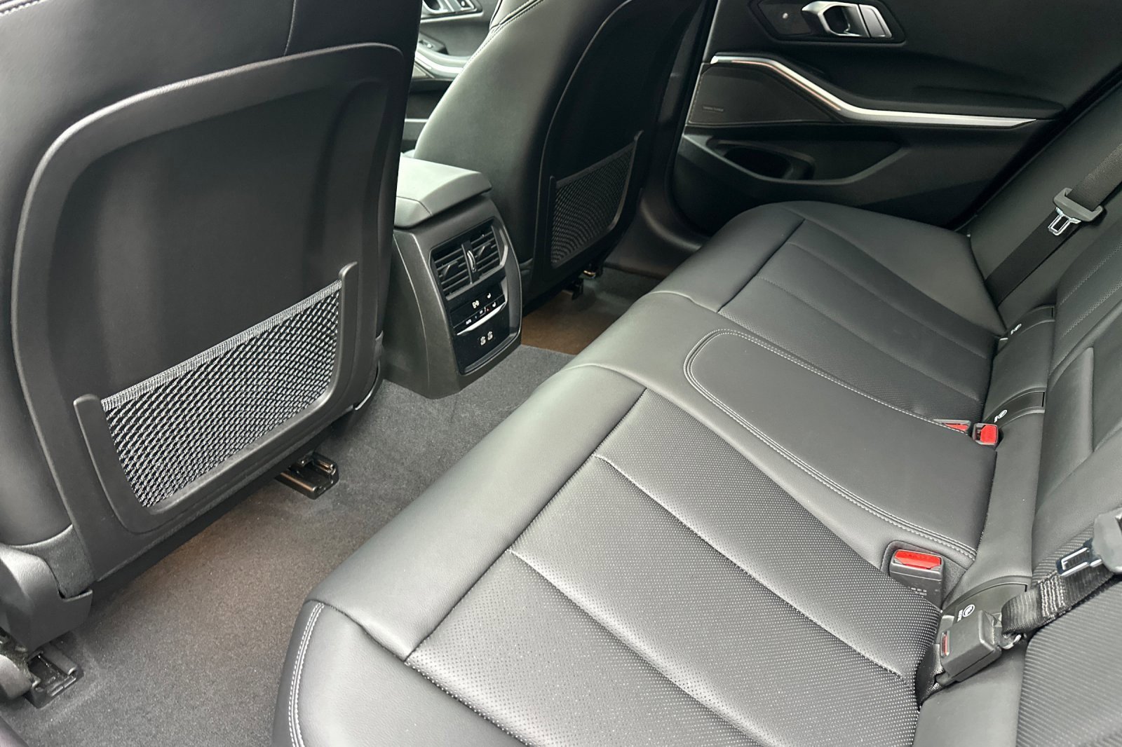 Used 2023 BMW 330i Sedan w/ M Sport Package RWD image 11