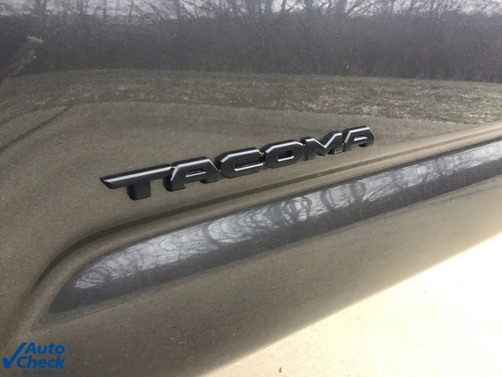 Used 2021 Toyota Tacoma TRD Sport w/ Technology Package image 38