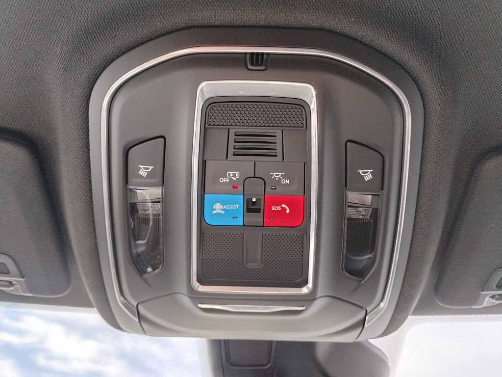 New 2025 Jeep Grand Cherokee Laredo w/ Trailer Tow Package image 39