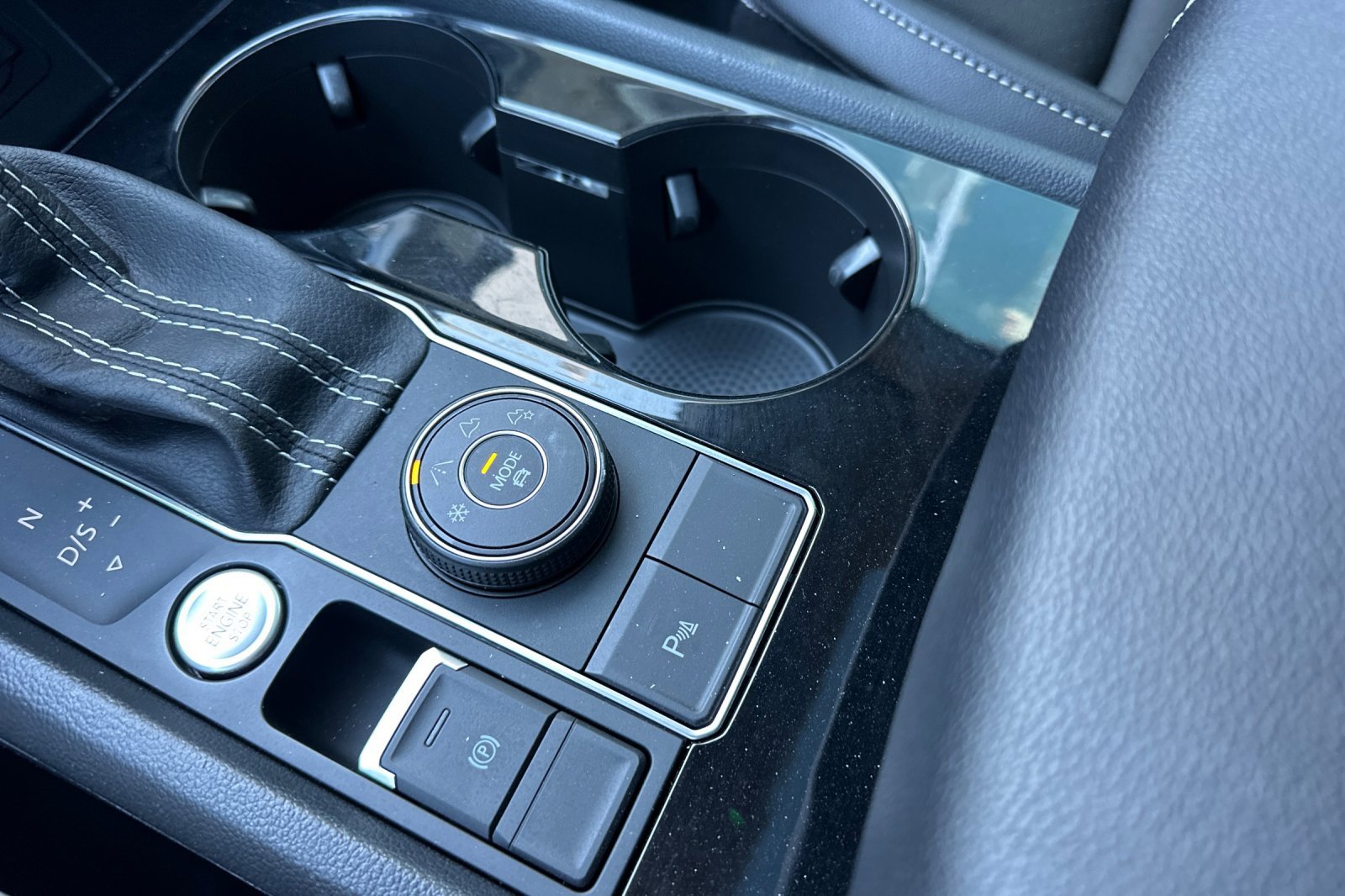 Used 2023 Volkswagen Atlas SEL image 32