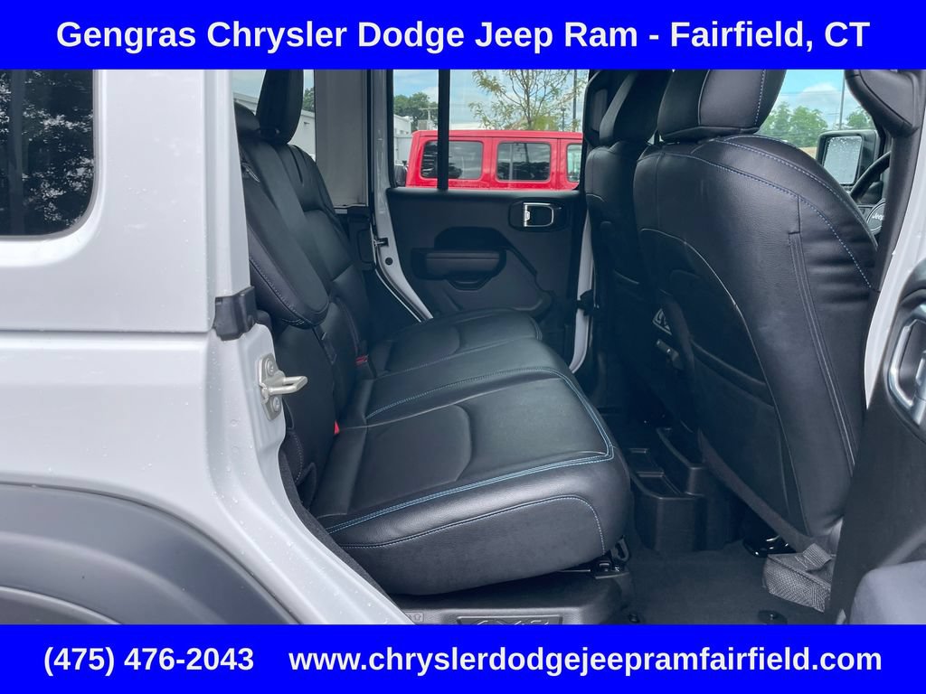 Used 2024 Jeep Wrangler Unlimited AWD/4WD image 27