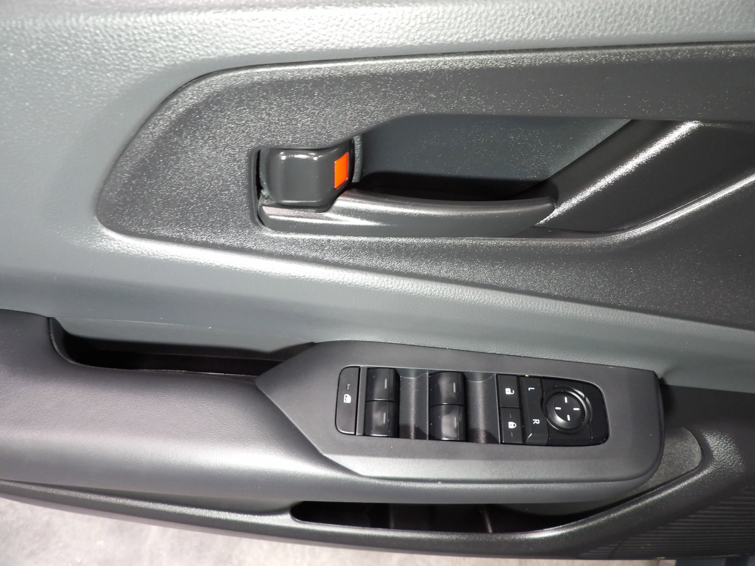 Used 2025 Toyota Prius LE image 9